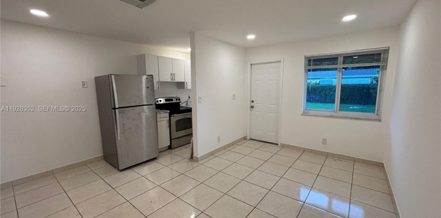 Дом в Холливуд, Флорида 1 спальня, 470.27м2 № 1986779