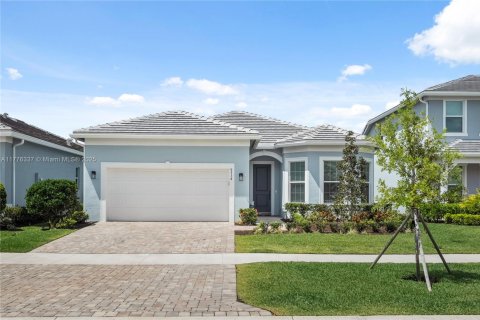 House in Stuart, Florida 3 bedrooms, 196.12 sq.m. № 1726922 - photo 1