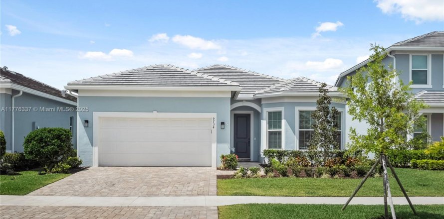 House in Stuart, Florida 3 bedrooms, 196.12 sq.m. № 1726922