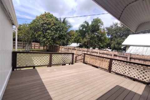 Villa ou maison à louer à Dania Beach, Floride: 2 chambres, 71.35 m2 № 1928803 - photo 11
