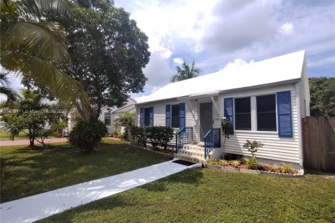 Villa ou maison à louer à Dania Beach, Floride: 2 chambres, 71.35 m2 № 1928803 - photo 2