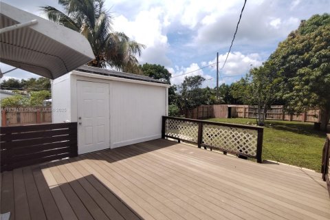 Villa ou maison à louer à Dania Beach, Floride: 2 chambres, 71.35 m2 № 1928803 - photo 4