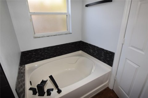 Villa ou maison à louer à Orlando, Floride: 4 chambres, 234.86 m2 № 1789709 - photo 19