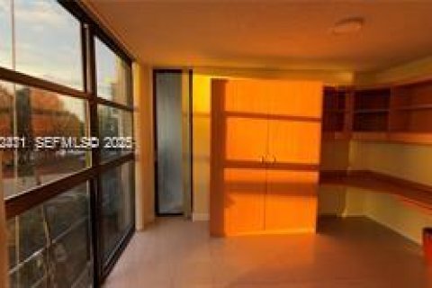 Condominio en venta en Hallandale Beach, Florida, 2 dormitorios, 99.87 m2 № 2077047 - foto 15