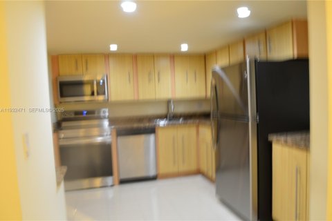 Condominio en venta en Hallandale Beach, Florida, 2 dormitorios, 99.87 m2 № 2077047 - foto 8