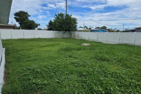Casa en alquiler en Port Charlotte, Florida, 3 dormitorios, 115.2 m2 № 1910138 - foto 16