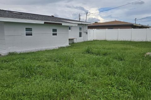Casa en alquiler en Port Charlotte, Florida, 3 dormitorios, 115.2 m2 № 1910138 - foto 15