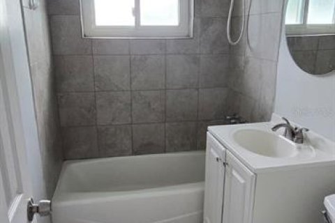 Casa en alquiler en Port Charlotte, Florida, 3 dormitorios, 115.2 m2 № 1910138 - foto 11