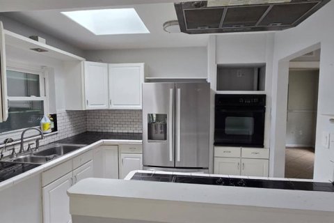Casa en alquiler en Port Charlotte, Florida, 3 dormitorios, 115.2 m2 № 1910138 - foto 4