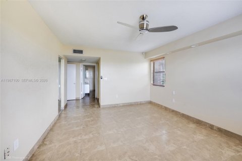 Купить кондоминиум в Майами, Флорида 2 спальни, 132.66м2, № 2030264 - фото 8