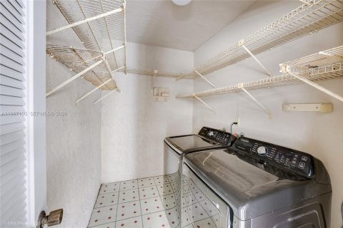 Купить кондоминиум в Майами, Флорида 2 спальни, 132.66м2, № 2030264 - фото 10