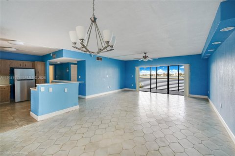 Купить кондоминиум в Майами, Флорида 2 спальни, 132.66м2, № 2030264 - фото 2