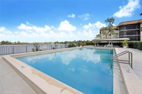 Купить кондоминиум в Майами, Флорида 2 спальни, 132.66м2, № 2030264 - фото 13