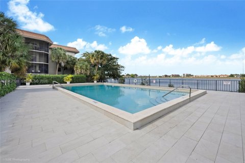 Купить кондоминиум в Майами, Флорида 2 спальни, 132.66м2, № 2030264 - фото 14