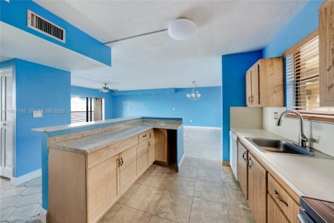 Купить кондоминиум в Майами, Флорида 2 спальни, 132.66м2, № 2030264 - фото 11