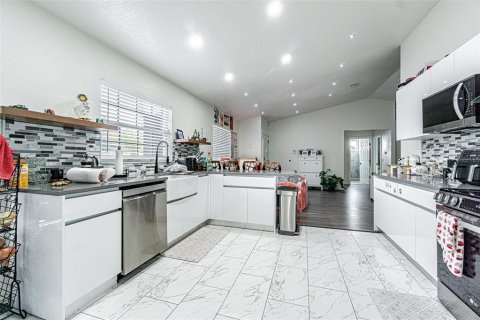 House in Riverview, Florida 3 bedrooms, 145.39 sq.m. № 2122507 - photo 13