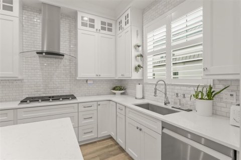 Townhouse in Winter Garden, Florida 3 bedrooms, 177.07 sq.m. № 2225166 - photo 16