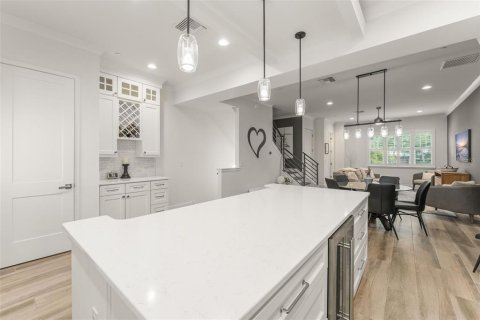 Townhouse in Winter Garden, Florida 3 bedrooms, 177.07 sq.m. № 2225166 - photo 17