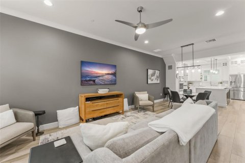 Townhouse in Winter Garden, Florida 3 bedrooms, 177.07 sq.m. № 2225166 - photo 24