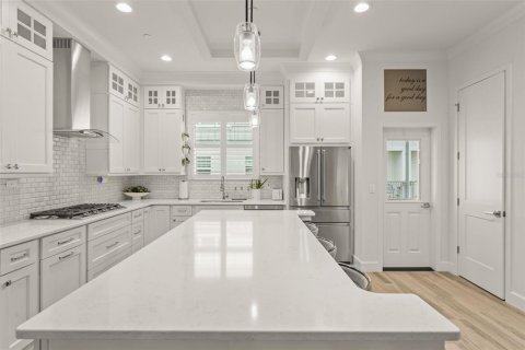 Townhouse in Winter Garden, Florida 3 bedrooms, 177.07 sq.m. № 2225166 - photo 14