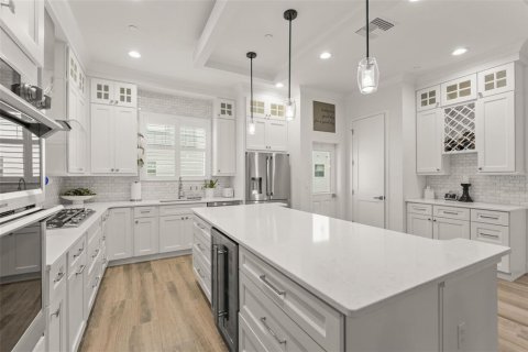 Townhouse in Winter Garden, Florida 3 bedrooms, 177.07 sq.m. № 2225166 - photo 15