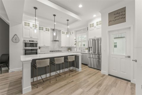 Townhouse in Winter Garden, Florida 3 bedrooms, 177.07 sq.m. № 2225166 - photo 11