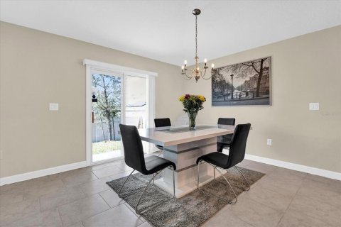 House in Haines City, Florida 4 bedrooms, 181.62 sq.m. № 1550230 - photo 5