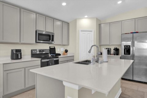 House in Haines City, Florida 4 bedrooms, 181.62 sq.m. № 1550230 - photo 6