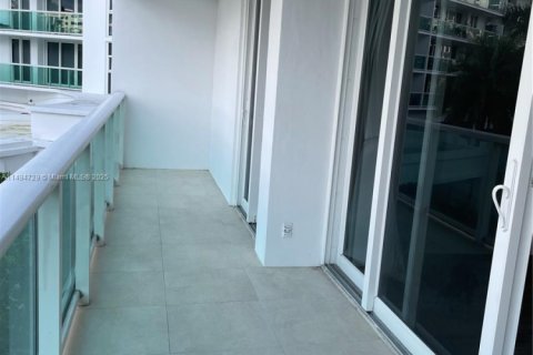 Condominio en venta en Sunny Isles Beach, Florida, 2 dormitorios, 123.65 m2 № 868171 - foto 3