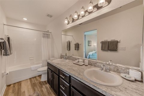Townhouse in Sarasota, Florida 3 bedrooms, 163.32 sq.m. № 1900051 - photo 28