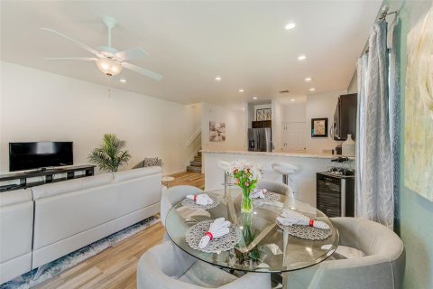 Townhouse in Sarasota, Florida 3 bedrooms, 163.32 sq.m. № 1900051 - photo 15