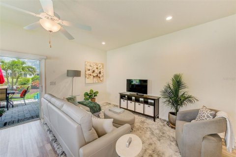 Townhouse in Sarasota, Florida 3 bedrooms, 163.32 sq.m. № 1900051 - photo 12