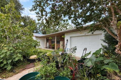 House in Eustis, Florida 3 bedrooms, 115.57 sq.m. № 2369746