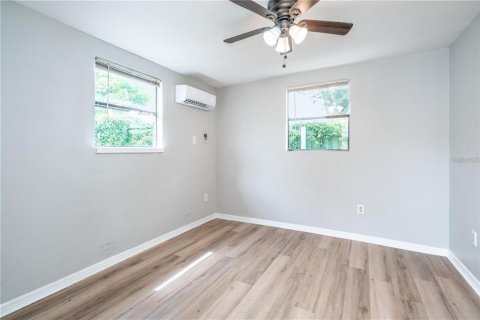 Immobilier commercial à vendre à Tampa, Floride: 3 chambres, 194.17 m2 № 1773987 - photo 8