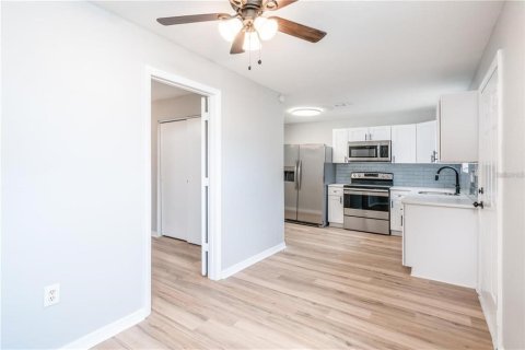 Immobilier commercial à vendre à Tampa, Floride: 3 chambres, 194.17 m2 № 1773987 - photo 12