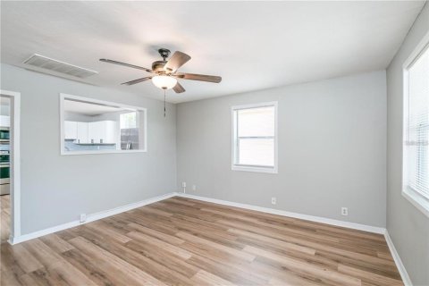 Immobilier commercial à vendre à Tampa, Floride: 3 chambres, 194.17 m2 № 1773987 - photo 24