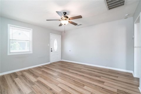 Immobilier commercial à vendre à Tampa, Floride: 3 chambres, 194.17 m2 № 1773987 - photo 23