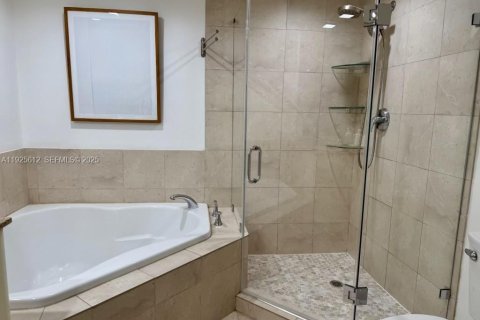 Condo in Fort Lauderdale, Florida, 1 bedroom  № 1984414 - photo 11