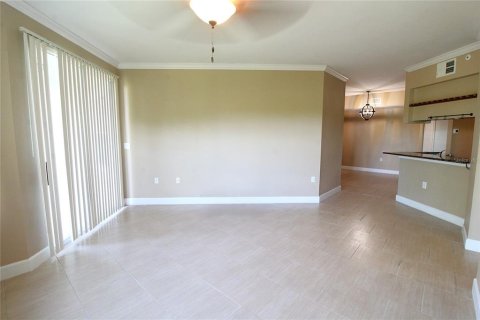 Condo in Sarasota, Florida, 2 bedrooms № 2225769 - photo 9