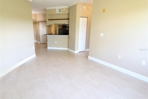 Condo in Sarasota, Florida, 2 bedrooms № 2225769 - photo 8