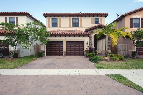 Casa en Homestead, Florida 5 dormitorios, 232.63 m2 № 2027077