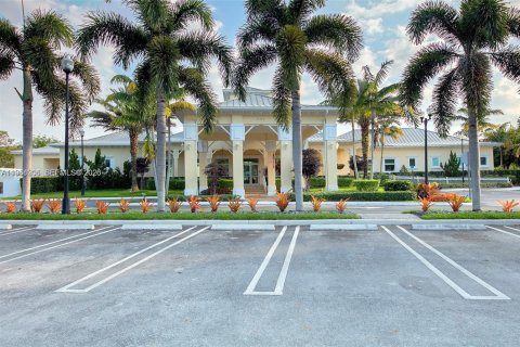 Casa en venta en Homestead, Florida, 5 dormitorios, 232.63 m2 № 2027077 - foto 12