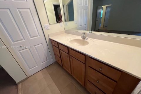 Townhouse in Cutler Bay, Florida 3 bedrooms, 140.75 sq.m. № 1881518 - photo 8