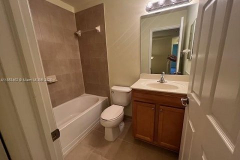 Townhouse in Cutler Bay, Florida 3 bedrooms, 140.75 sq.m. № 1881518 - photo 15