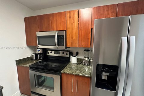 Copropriété à vendre à Miami, Floride: 2 chambres, 75.99 m2 № 2153196 - photo 17
