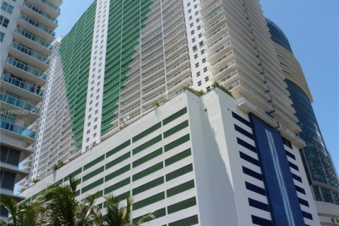 Copropriété à vendre à Miami, Floride: 2 chambres, 75.99 m2 № 2153196 - photo 1