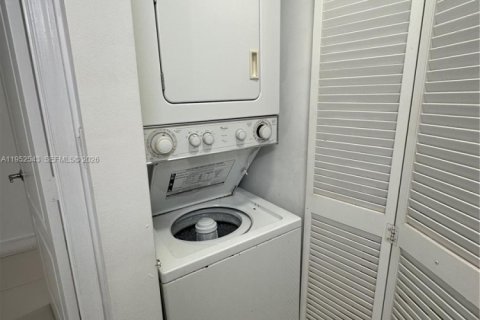 Copropriété à vendre à Miami, Floride: 2 chambres, 75.99 m2 № 2153196 - photo 18