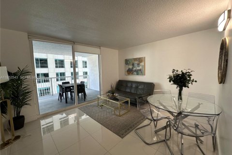 Copropriété à vendre à Miami, Floride: 2 chambres, 75.99 m2 № 2153196 - photo 4