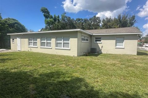 Casa en alquiler en Tampa, Florida, 4 dormitorios, 184.41 m2 № 1911198 - foto 12