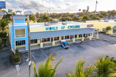 Commercial property in Florida City, Florida № 1863867 - photo 1